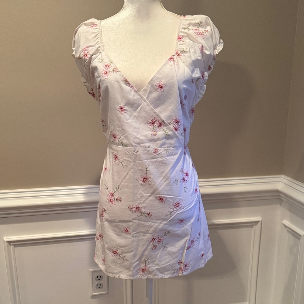 Floral White Wrap Top